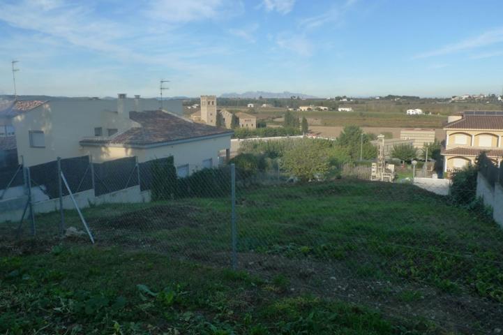 Parcela en venta en Vilobí del Penedès photo 0