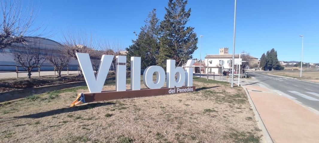 Parcela en venta en Vilobí del Penedès photo 0