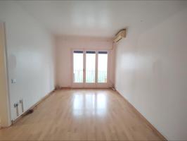 SE VENDE PISO AL CENTRO DE VILAFRANCA CON AMPLIO BALCÓN photo 0