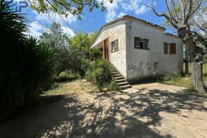 Terreno de 4500 m2 en Torrelles de Foix con una construcción photo 0