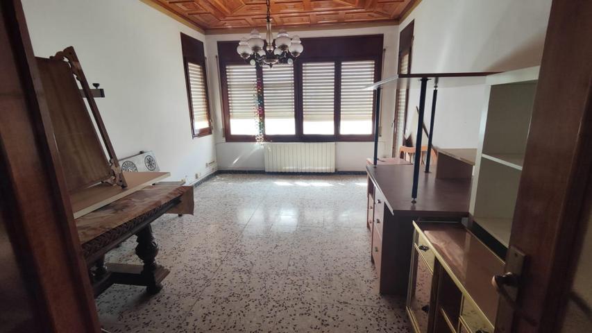 Edificio planta baja con local y piso primero con terraza - Vilafranca del Penedès (L'Espirall) photo 0