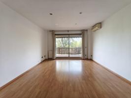 Piso de 4 hab en zona residencial de Poble Nou, Vilafranca del Penedès photo 0
