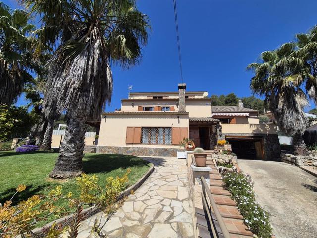 ESPECTACULAR CASA CON PISCINA Y JARDIN EN VALLIRANA photo 0