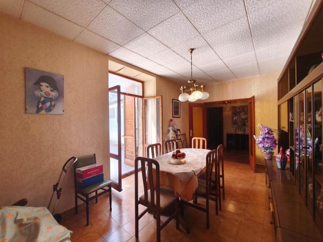 Edificio en venta en pleno centro de Vilafranca del Penedès photo 0
