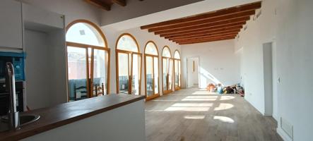 Venta de piso en pleno centro de Vilafranca-Finca rehabilitada photo 0