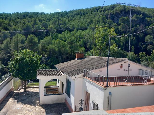Casa independiente con piscina en Torrelles de Foix photo 0