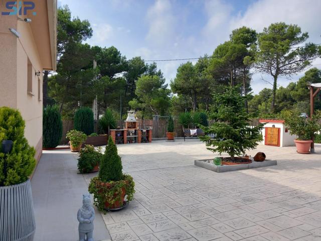Casa a cuatro vientos con gran jardín esquinero en La Plana de Les Torres - Torrelles de Foix photo 0