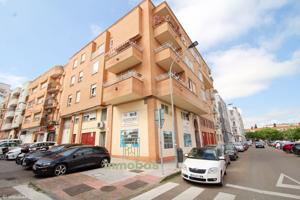 Local En venta en Badajoz photo 0