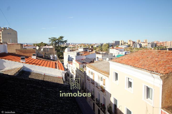 Villa En venta en Badajoz photo 0