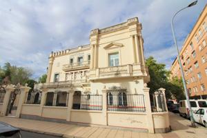 Local En alquiler en Badajoz photo 0