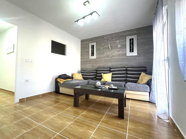PISO ALQUILER EN DON BENITO photo 0