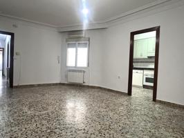 PISO FAMILIAR EN VENTA PRIMERO DE MAYO EN DON BENITO photo 0