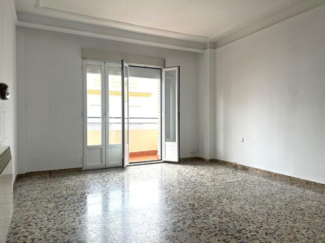 PISO FAMILIAR EN VENTA EN DON BENITO photo 0