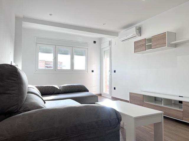 PISO EN ALQUILER AMUEBLADO EN AVENIDA DEL PILAR photo 0