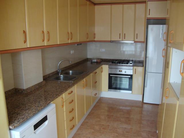 PISO-ATICO DE ALQUILER EN EL CENTRO DEL PUEBLO photo 0