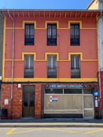 Edificio completo en venta en el centro de Sotrondio – 5 unidades independientes, patio, visibilidad y rentabilidad real photo 0