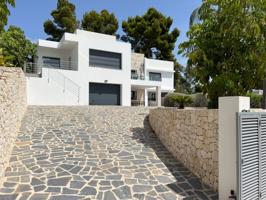 Moderna villa con vistas al mar en venta en Moraira photo 0