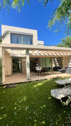 Gran oportunidad: Adosado en primera línea de playa – 699.000 € photo 0