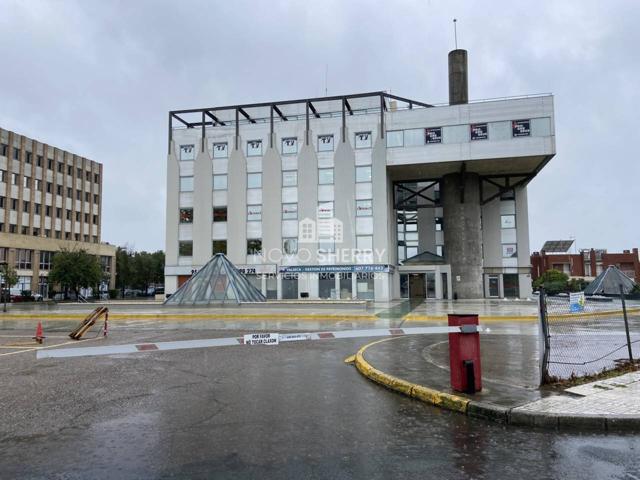 Aparcamiento en superficie sin techar, en el edificio EuroSevilla photo 0