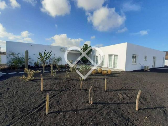 EN VENTA VILLA INDEPENDIENTE EN TEGUISE, LANZAROTE photo 0