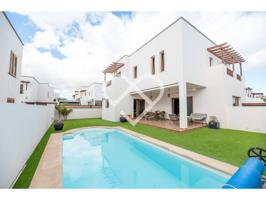 SE VENDE CHALET INDEPENDIENTE EN COSTA TEGUISE photo 0