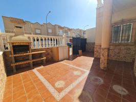 Casa adosada en venta en Huércal de Almería photo 0