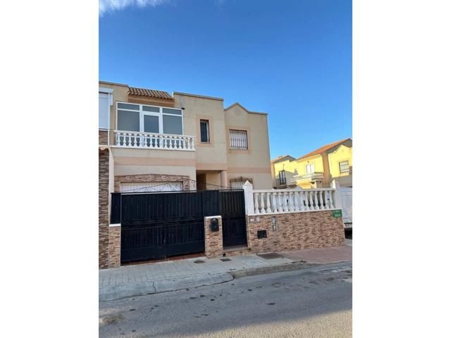 Casa adosada en venta en Huércal de Almería photo 0