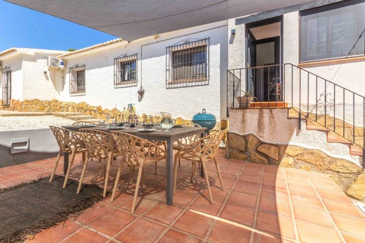 Villa En venta en Calp photo 0