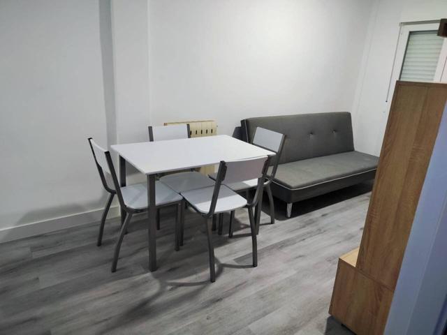 Amplio piso amueblado en Segovia capital photo 0