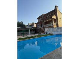 Chalet en venta en Urb. Calypo Casarrubios del Monte(45950) photo 0