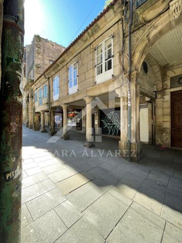SE VENDE DUPLEX REFORMADO CON 4 HABITACIONES EN LA PLAZA DE LA HERRERIA EN PLENO CENTRO DE PONTEVEDRA. photo 0