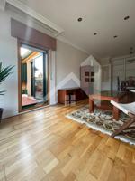 SE VENDE ATICO DE DOS HABITACIONES CON TERRAZA DE 7 METROS CUADRADOS PRÓXIMO AL CENTRO DE PONTEVEDRA photo 0