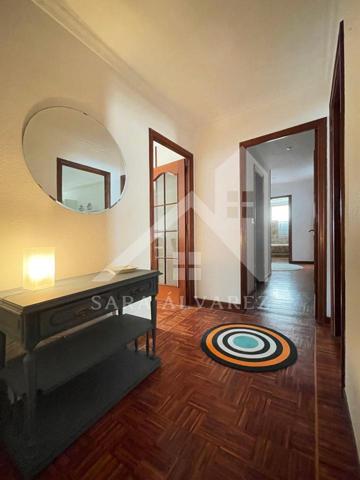 SE ALQUILA ESPECTACULAR PISO LUMINOSO EN UNA DE LAS ZONAS MÁS COTIZADAS DE PONTEVEDRA photo 0