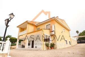 Chalet en venta en San Cristóbal photo 0