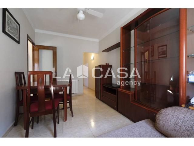 Piso Carrer d'Alvarado, Barcelona photo 0