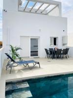 CASA CON PISCINA EN EL CENTRO DE CHICLANA, ZONA FUENTEAMARGA photo 0