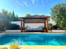 Chalet en suelo URBANO Y SEGREGADO a 1km de la preciosa PLAYA DE LA BARROSA! photo 0