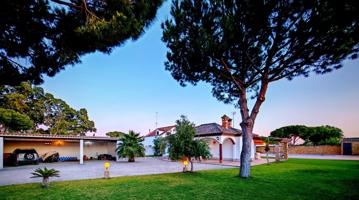 Exclusiva villa en venta en Chiclana, junto a Novo Sancti Petri – Playa, lujo y privacidad!!! photo 0