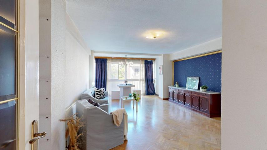 JUNTO A PASEO ALFONSO XIII, CASAS DE LA REFINERIA photo 0