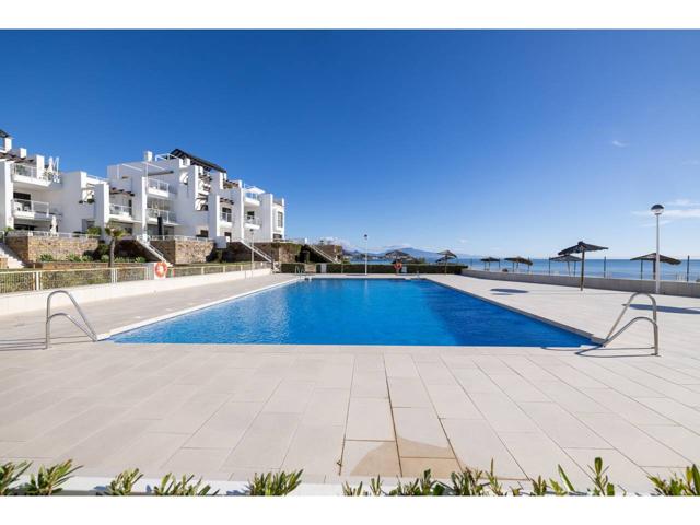 Exclusivo Apartamento en primera línea de playa en Casares Costa photo 0