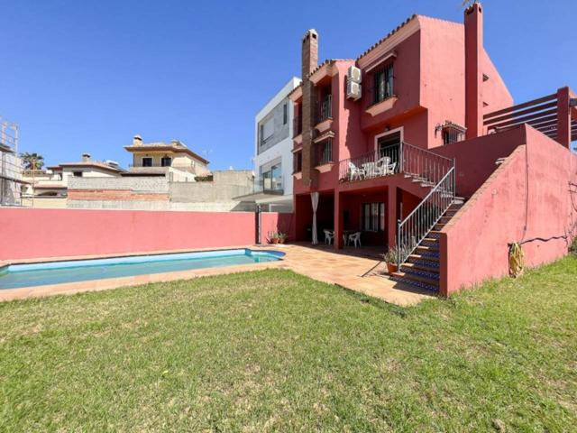 Casa con piscina en venta Zona Río de la Miel photo 0