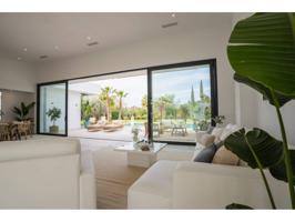 Exquisita Villa de 4 Habitaciones en Kings & Queens, Sotogrande - Reformada a la Perfección en 2024 photo 0
