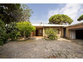 Casa señorial de una planta en venta en Los Pinos, Algeciras photo 0
