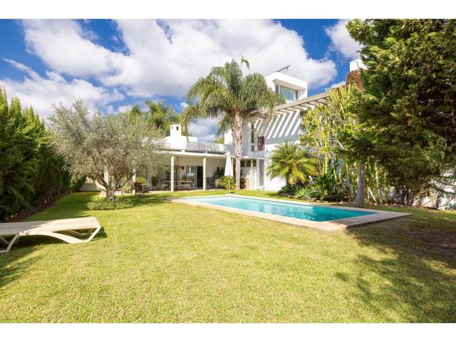 Exquisita Casa con diseño innovador con Piscina y Jardín en el Campo de Gibraltar photo 0