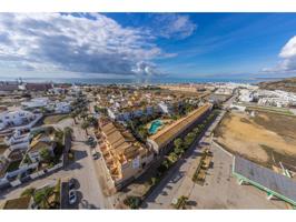 Adosado en urbanización privada con piscina y pista de paddle, Zahara photo 0