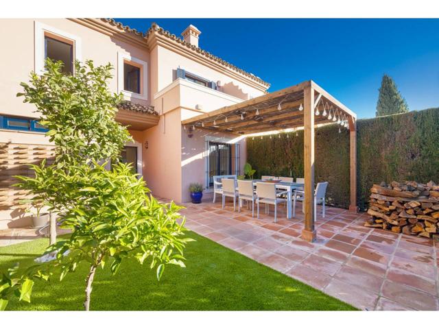 EXCLUSIVA CASA ADOSADA EN SOTOGRANDE COSTA photo 0