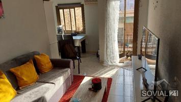 Piso en venta en Collblanc, Hospitalet - Ideal para inversores photo 0