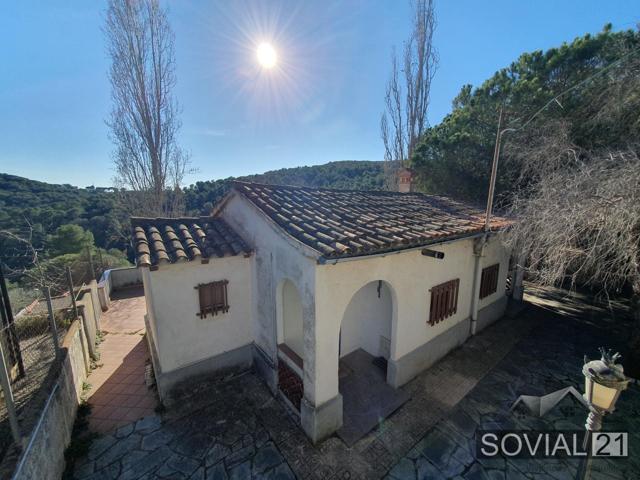 Casa para reformar con parcela de 381 m² en Baixador de Vallvidrera photo 0