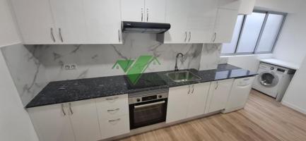 PISO REFORMADO 3 DORMITORIOS CON GARAJE Y TRASTERO EN EL CENTRO DE VIGO. SIN MUEBLES photo 0