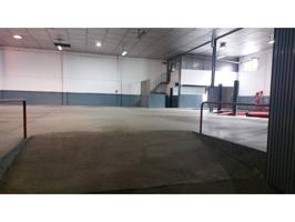 ALQUILER DE NAVE PARA TALLER MECANICO. photo 0